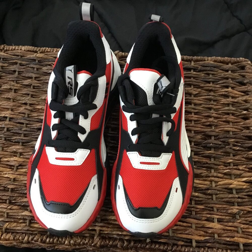 PUMA Sneakers